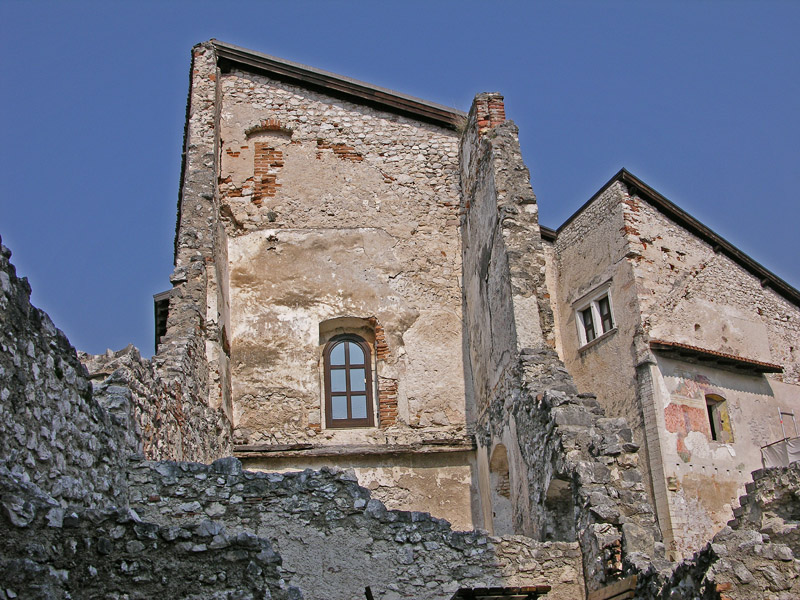 CASTEL BESENO